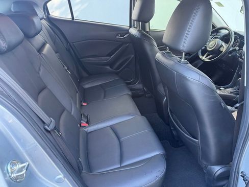 Used 2018 MAZDA MAZDA3 Touring FWD image 14