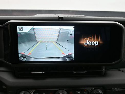 Used 2024 Jeep Gladiator Mojave w/ Convenience Group AWD/4WD image 25