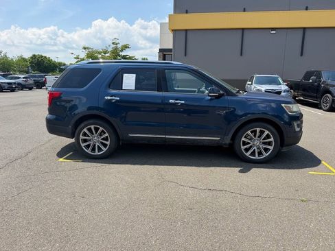 Used 2017 Ford Explorer Limited AWD/4WD image 4