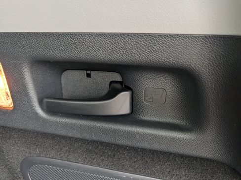 Used 2022 Honda CR-V Touring image 18