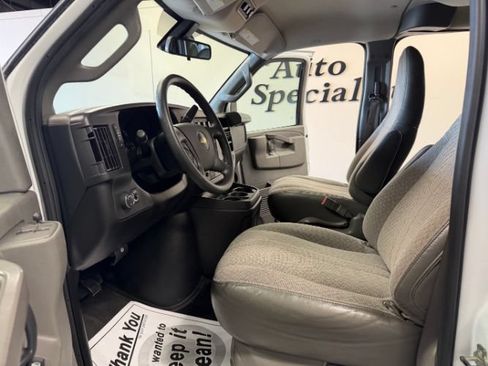 Used 2024 Chevrolet Express 3500 LT w/ LT Preferred Equipment Group RWD image 12