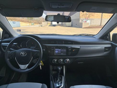 Used 2016 Toyota Corolla image 21