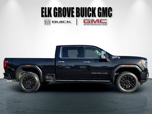 Used 2023 GMC Sierra 3500 Denali w/ Denali Black Diamond Edition image 3