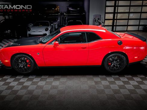 Used 2015 Dodge Challenger SRT Hellcat RWD image 71