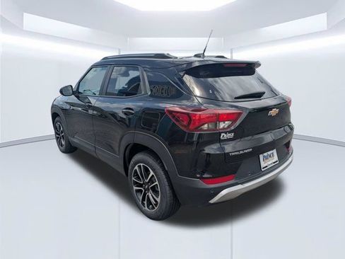 Used 2024 Chevrolet TrailBlazer LT w/ Convenience Package FWD image 5
