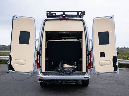 Used 2022 Mercedes-Benz Sprinter 2500 image 19