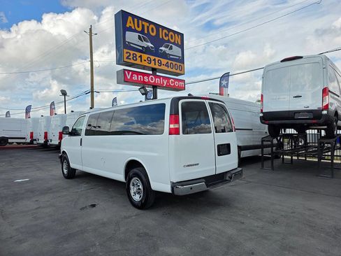 Used 2017 Chevrolet Express 3500 LT w/ LT Preferred Equipment Group image 2
