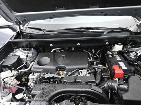 Used 2020 Toyota RAV4 XLE image 23