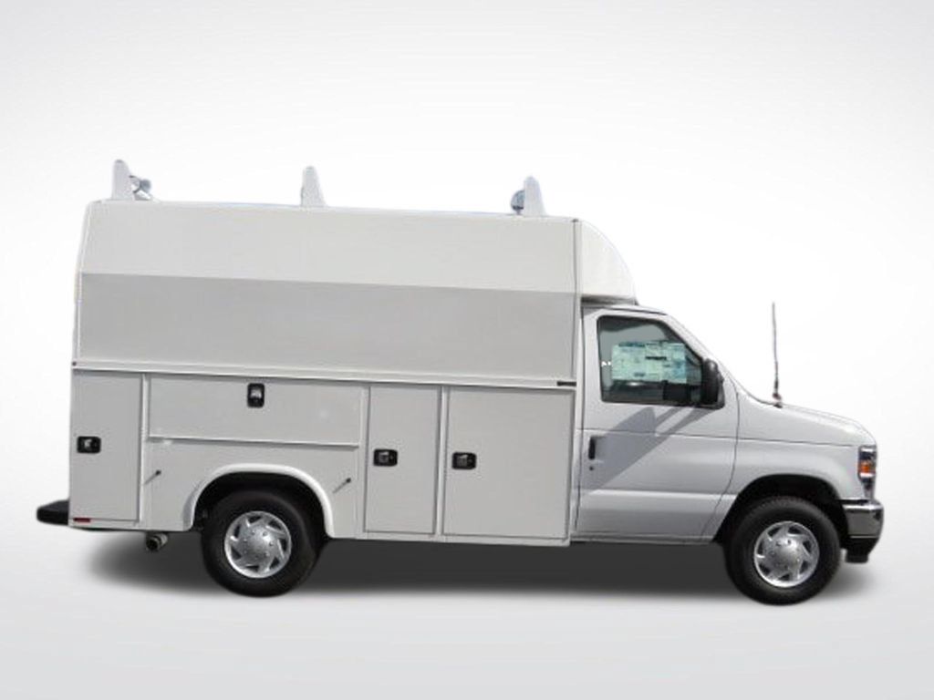 New 2026 Ford E-350 and Econoline 350 Super Duty w/ Power Equipment Group RWD image 9