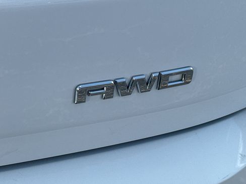 Certified 2020 GMC Terrain SLT w/ Preferred Package AWD/4WD image 8