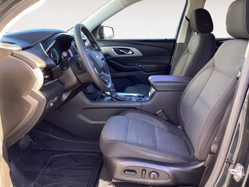 Used 2021 Chevrolet Traverse LT image 27