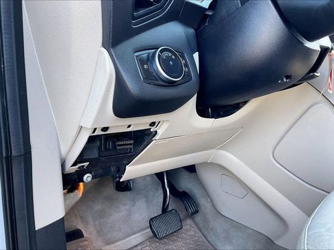 Used 2016 Ford Escape SE image 34