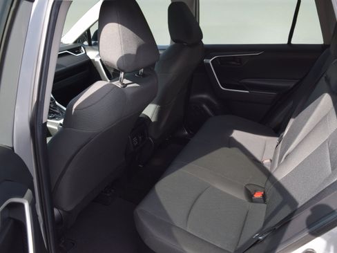 Used 2021 Toyota RAV4 LE w/ Carpet Mat Package (TMS) AWD/4WD image 8