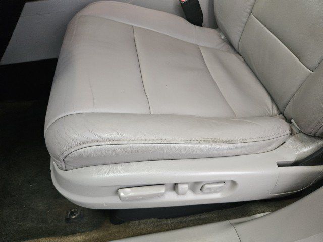Used 2014 Honda Pilot Touring image 32