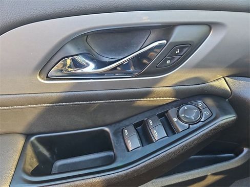 Used 2023 Chevrolet Traverse LT w/ Midnight/Sport Edition image 23