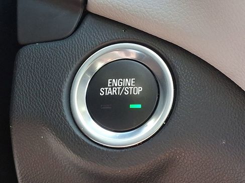 Used 2022 Chevrolet Equinox LS AWD/4WD image 18