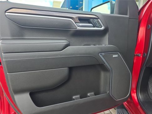 Used 2025 Chevrolet Silverado 1500 LTZ image 14