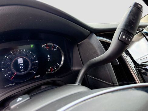 Used 2018 Cadillac Escalade Luxury RWD image 17