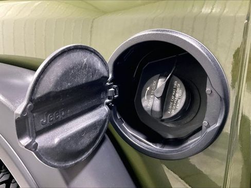 Used 2021 Jeep Wrangler Unlimited Rubicon AWD/4WD image 42
