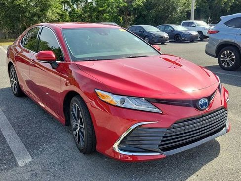 Used 2024 Toyota Camry XLE FWD image 1