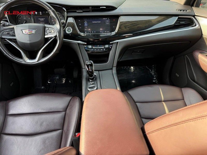 Used 2023 Cadillac XT6 Premium Luxury w/ Technology Package AWD/4WD image 16