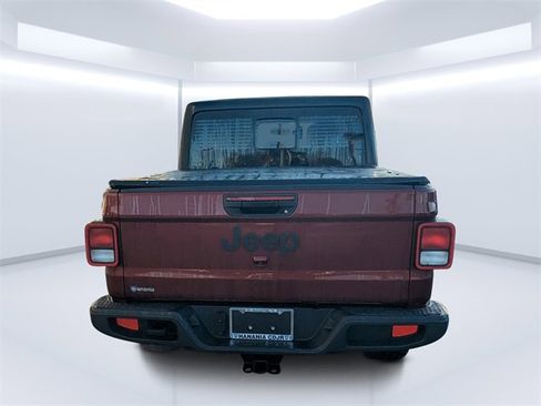 Used 2022 Jeep Gladiator Willys image 4