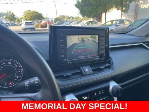 Used 2021 Toyota RAV4 LE FWD image 23
