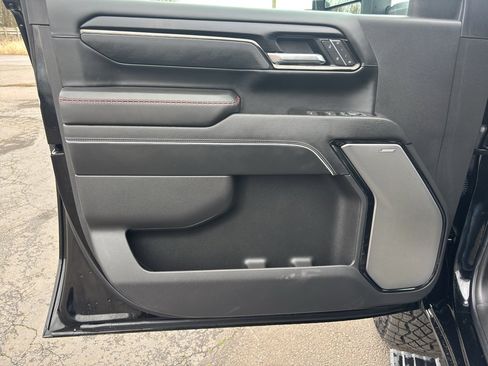 Used 2025 GMC Sierra 2500 AT4X image 20