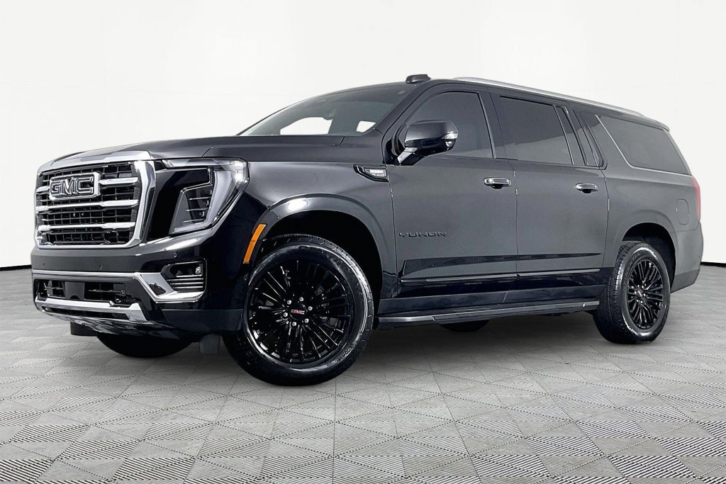 Used 2025 GMC Yukon XL Elevation w/ Elevation Premium Package AWD/4WD image 1