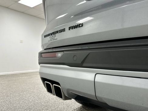 Used 2024 Chevrolet Traverse Z71 AWD/4WD image 31