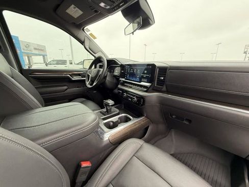 Used 2024 Chevrolet Silverado 1500 LT Trail Boss w/ LT Trail Boss Premium Package image 35