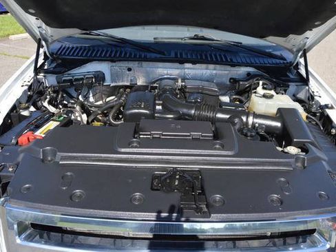 Used 2010 Ford Expedition XLT AWD/4WD image 28