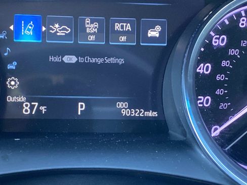 Used 2019 Toyota Camry XLE w/ Navigation Package FWD image 23