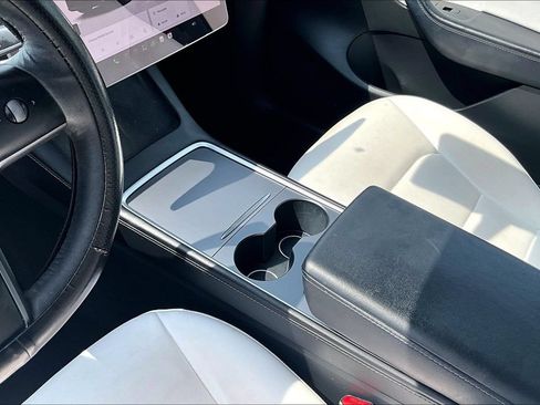 Used 2022 Tesla Model Y Performance AWD/4WD image 15
