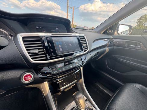 Used 2017 Honda Accord EX-L image 20