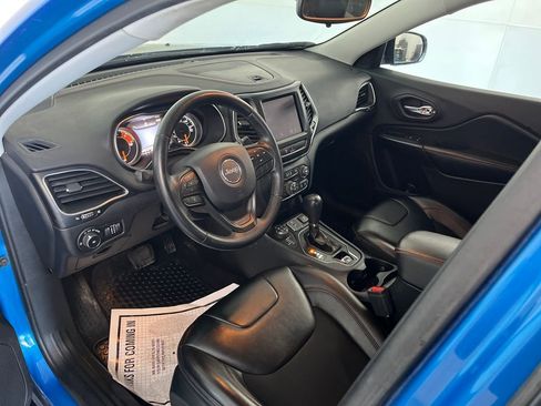 Used 2020 Jeep Cherokee Trailhawk w/ Cold Weather Group image 26