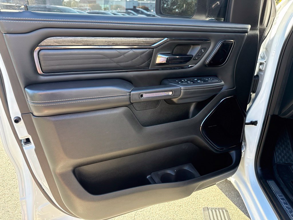 Used 2025 RAM 1500 Limited AWD/4WD image 17