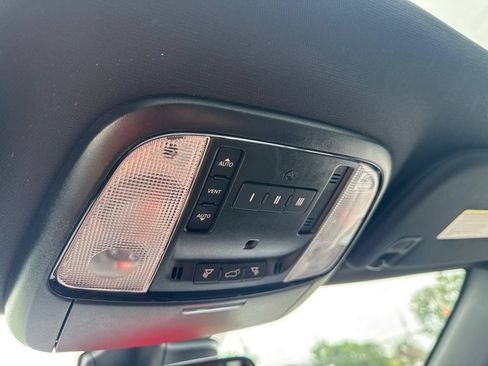 Used 2023 Dodge Durango R/T RWD image 28
