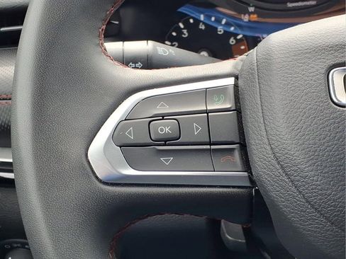 Used 2025 Jeep Compass Trailhawk AWD/4WD image 22