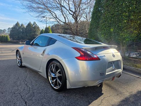 Used 2014 Nissan 370Z Coupe w/ Sport Package image 3