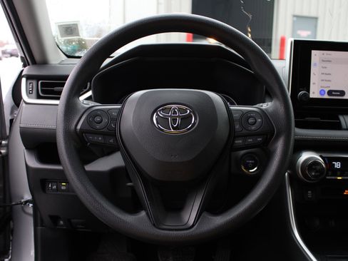 Used 2025 Toyota RAV4 XLE image 10