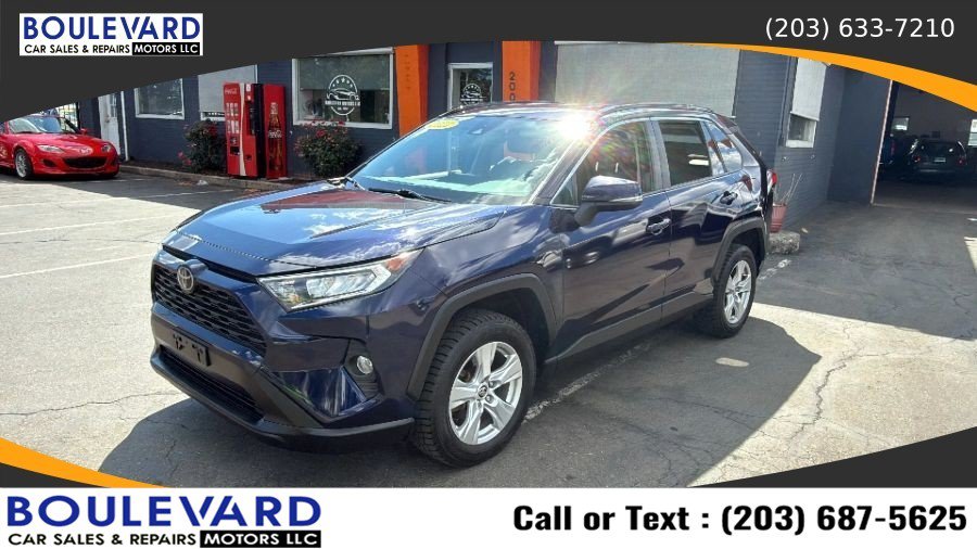 Used 2021 Toyota RAV4 XLE AWD/4WD image 3