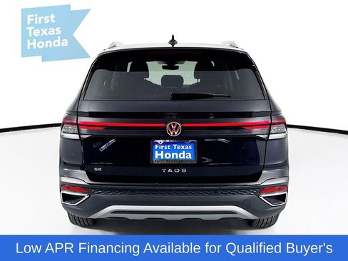Used 2025 Volkswagen Taos SE image 7