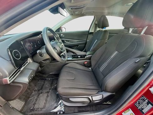 Certified 2025 Hyundai Elantra SEL FWD image 22