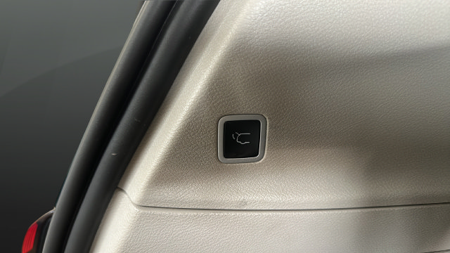 Used 2024 Chrysler Pacifica Limited FWD image 35