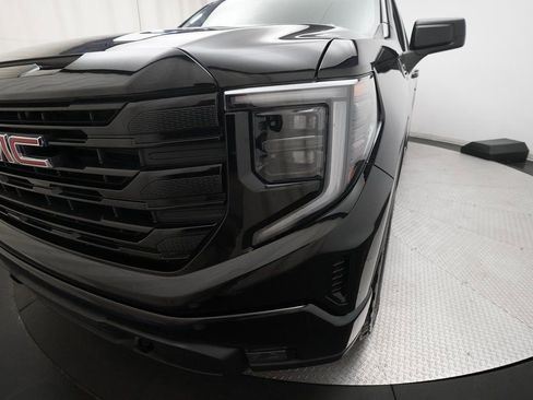 Used 2025 GMC Sierra 1500 Elevation image 22