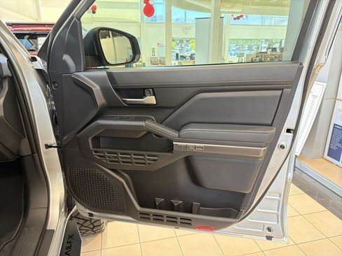 New 2025 Toyota Tacoma TRD Off-Road AWD/4WD image 13