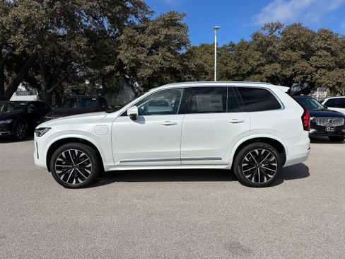 Certified 2025 Volvo XC90 T8 Plus w/ Protection Package Premier image 3