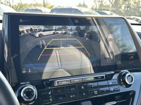 Used 2021 Toyota Highlander Limited image 28