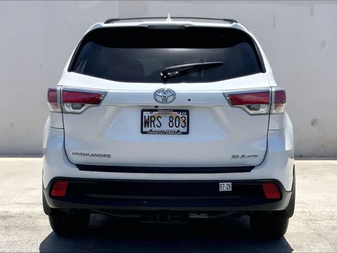 Used 2014 Toyota Highlander XLE w/ Preferred Accessory Package AWD/4WD image 5